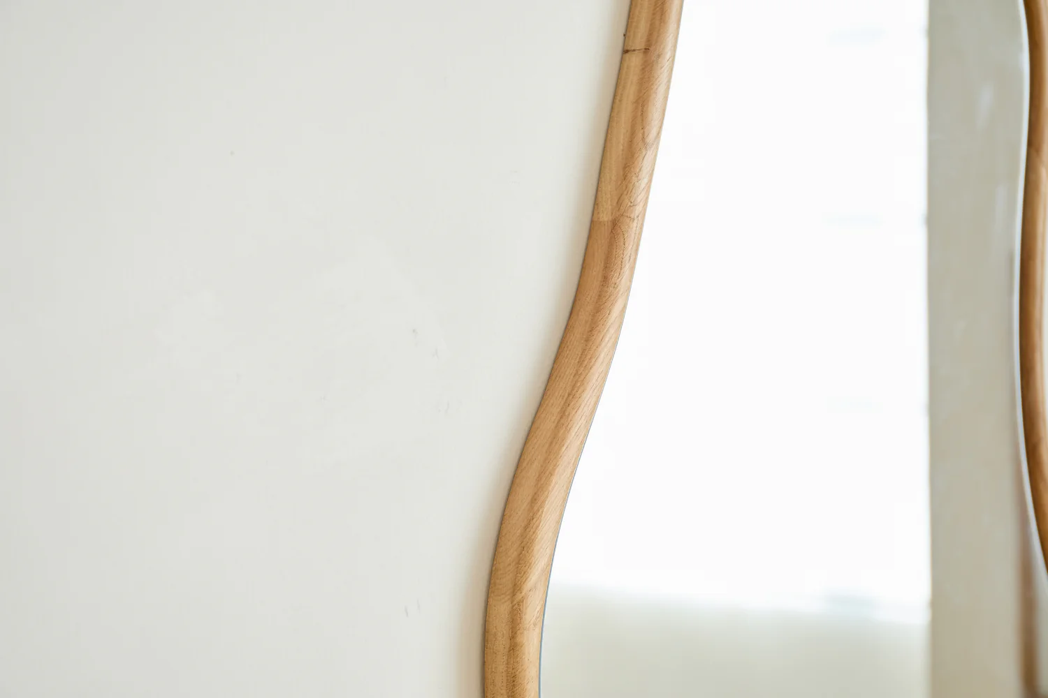 Angela organisk spegel med träram i ek 100x50 cm - Image 4