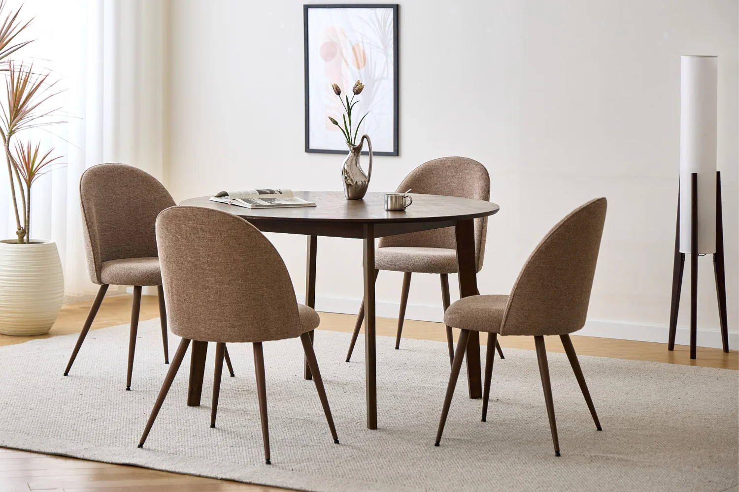 Annika matstol - sandfärgad textil med rökt eklook - Image 2