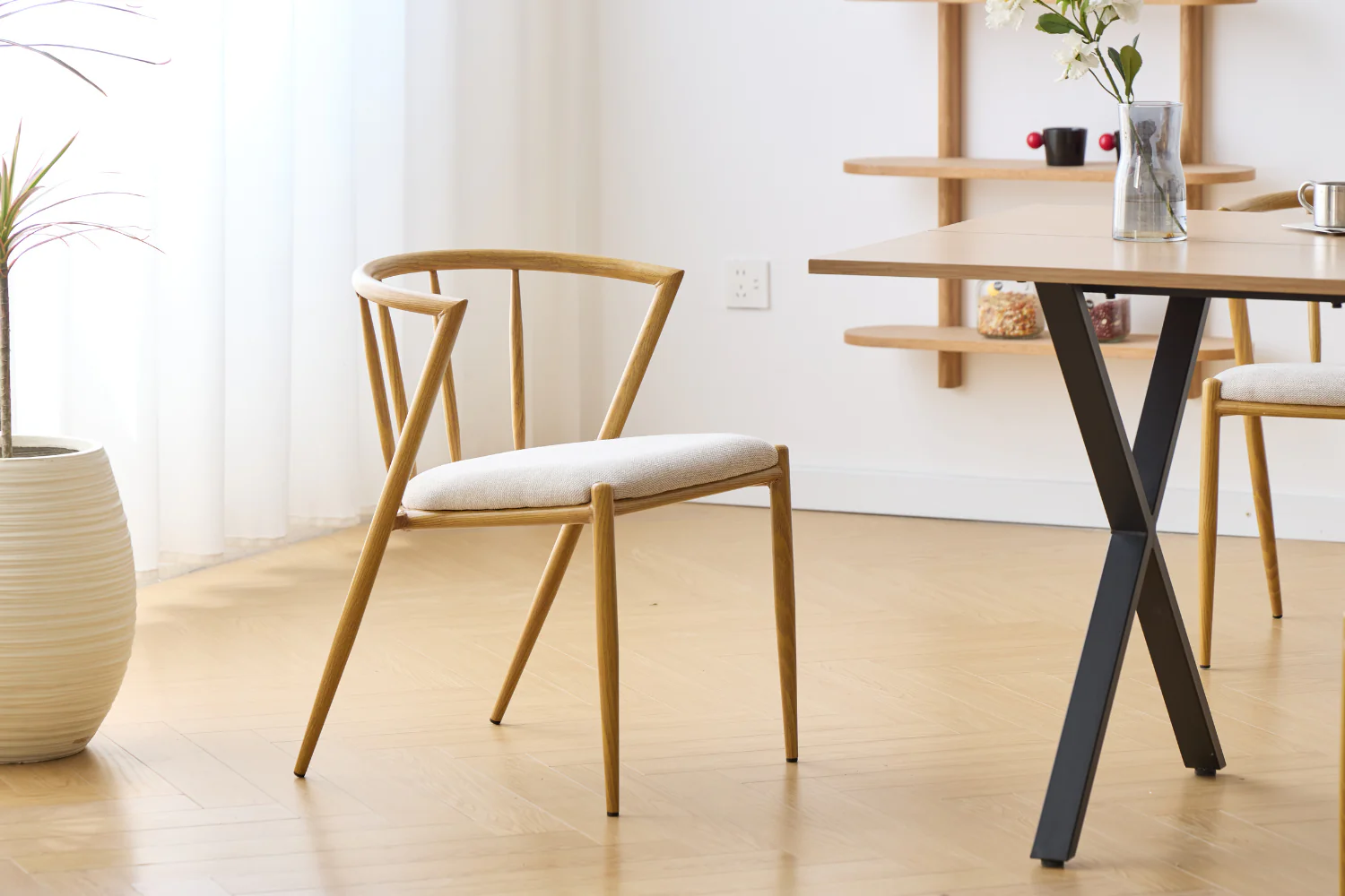 Bella matstol - Eklook med beige klädd sits - Image 2