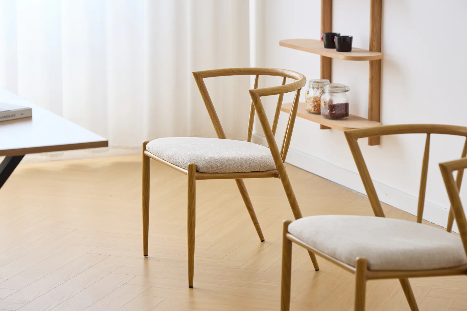 Bella matstol - Eklook med beige klädd sits - Image 3