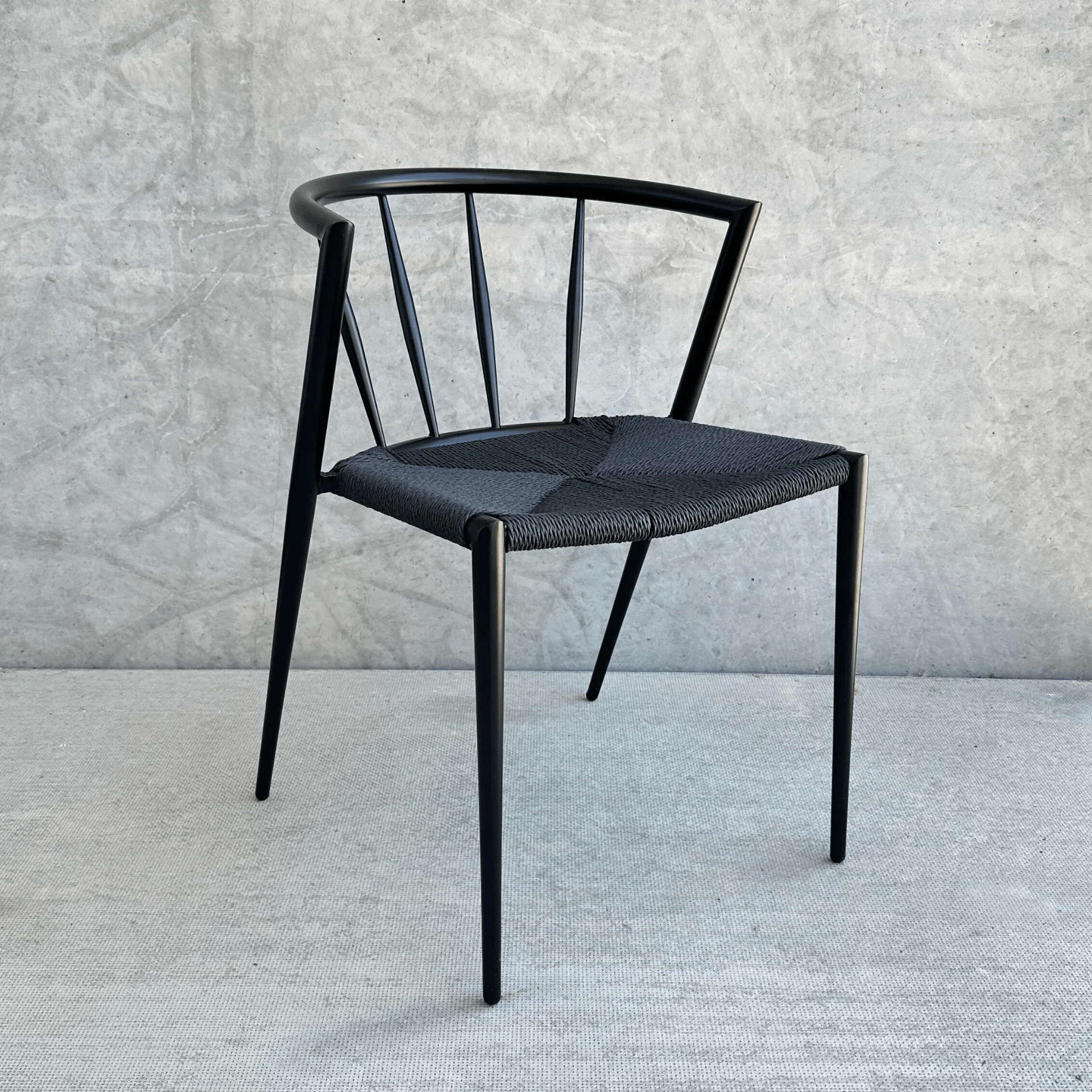 Bella - Matstol i svart med flätad sits - Image 2