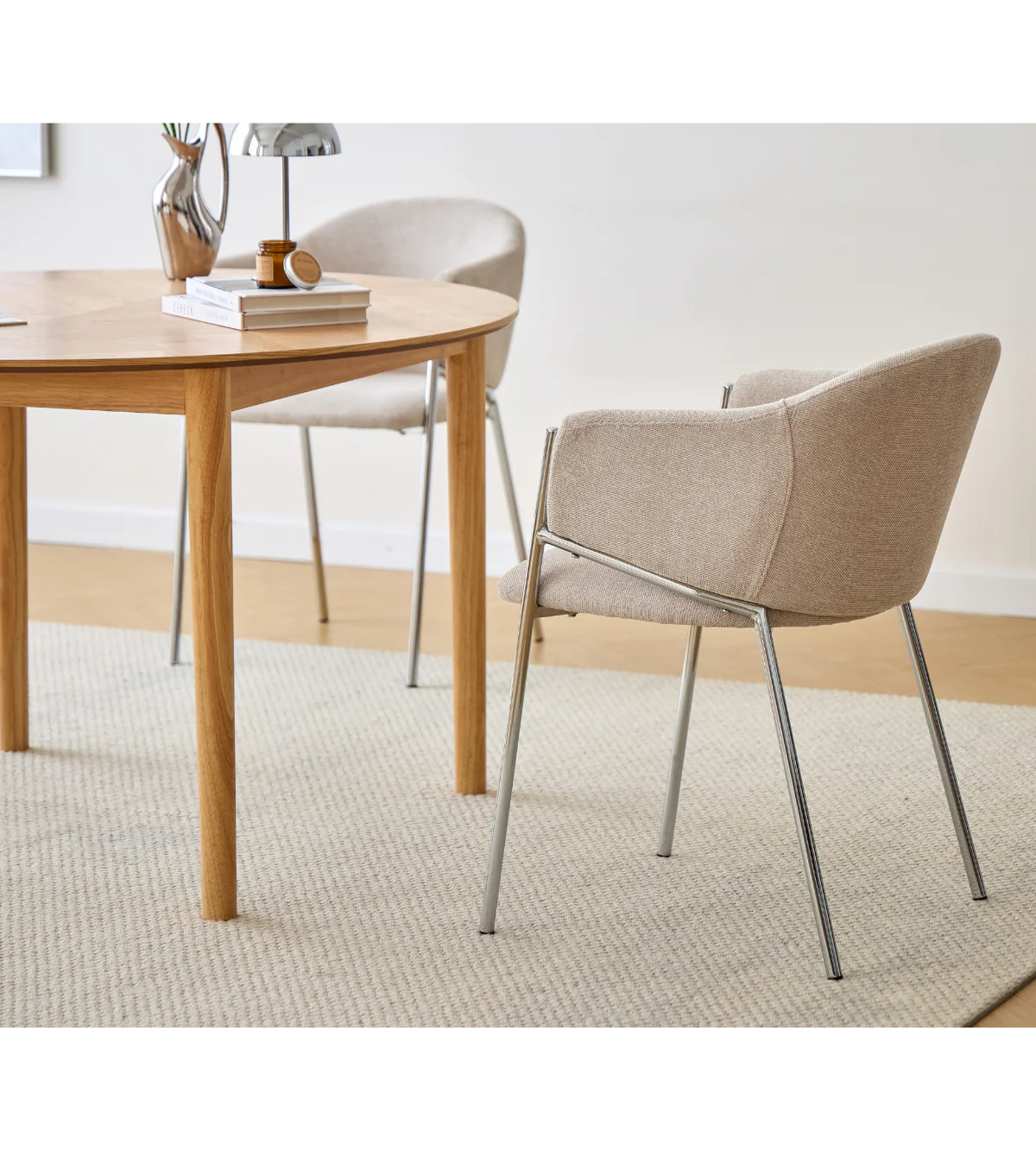 Carolina matstol i beige bouclé med chrome ben - Image 10