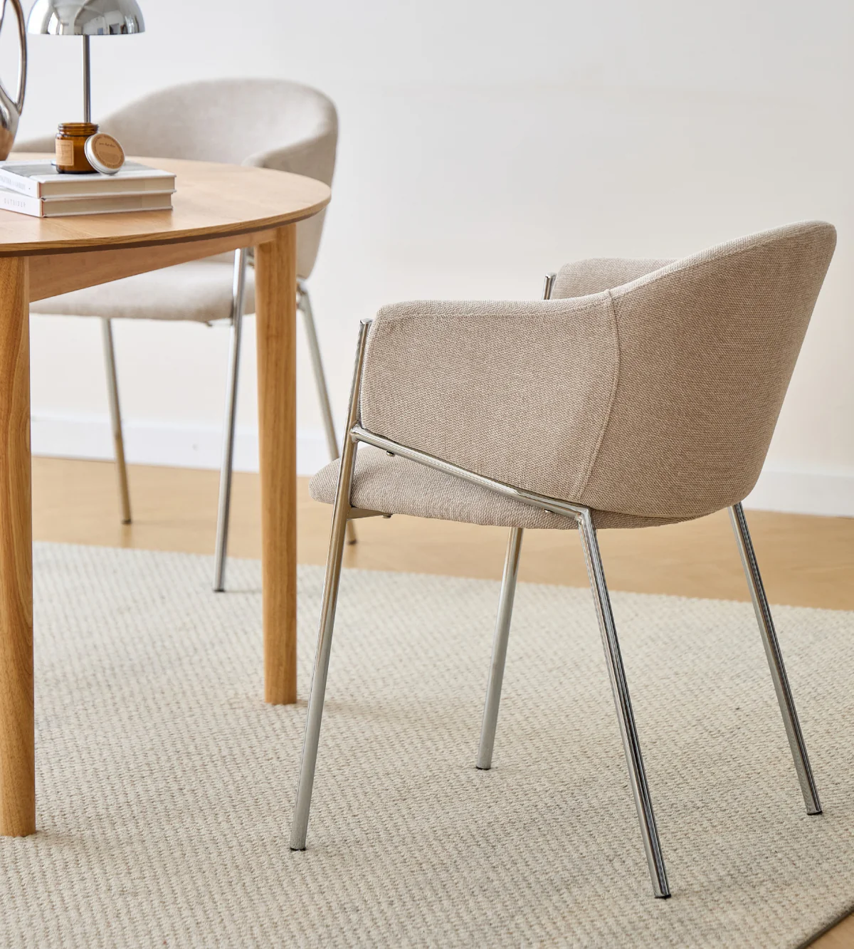 Carolina matstol i beige bouclé med chrome ben - Image 4