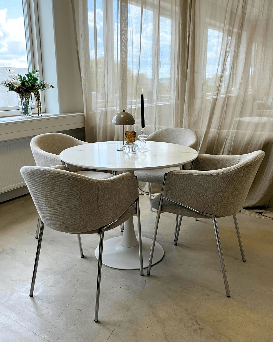 Carolina matstol i beige bouclé med chrome ben - Image 7
