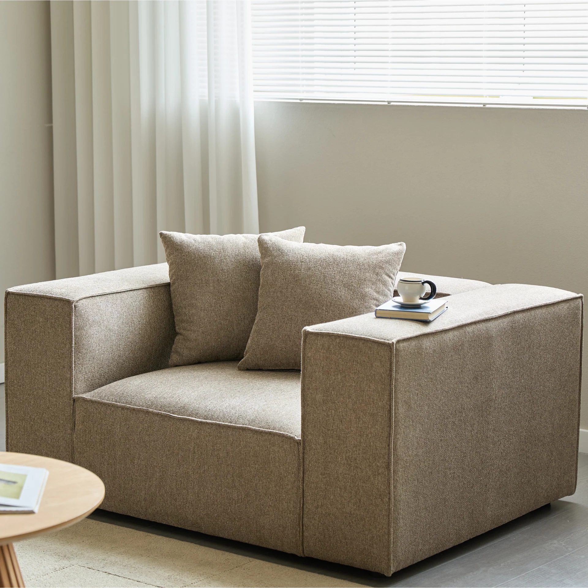 Hailey fåtölj i sand L: 136 × D: 100 × H: 64 cm - Image 10
