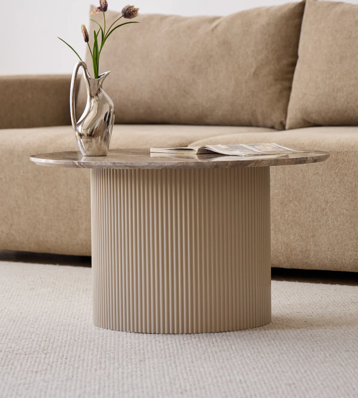 Martina runt soffbord beige marmorlook med pelarben Ø80 cm - Image 5