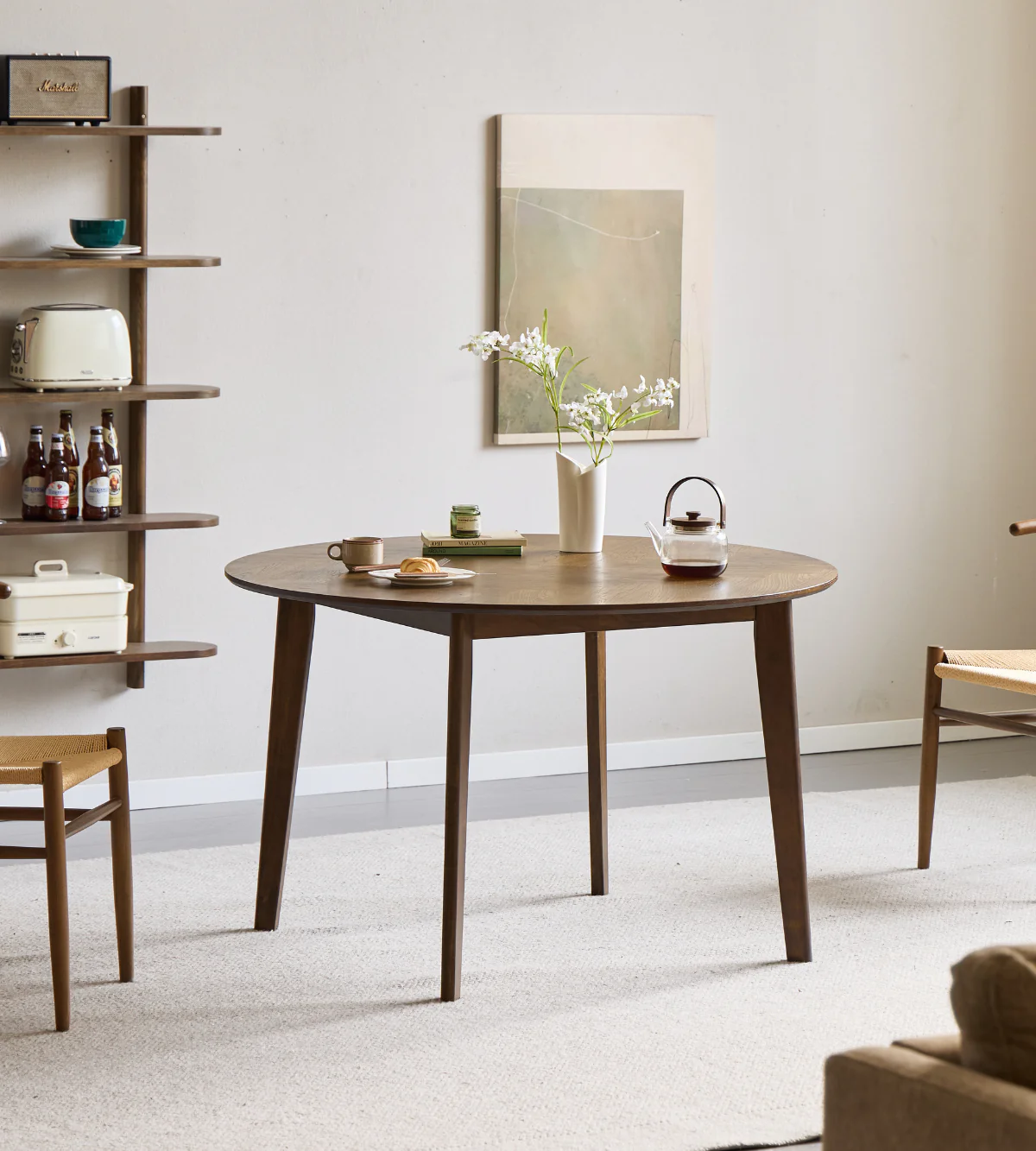 Miles – Runt matbord Ø120 cm i rökt ekfanér med fiskbensmönster - Image 9