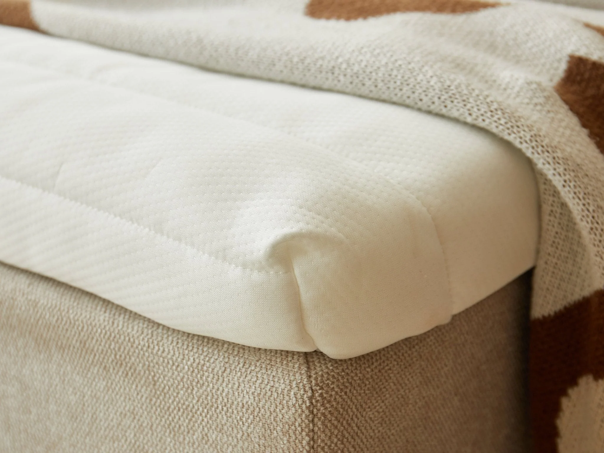 Premium Aksel vit bäddmadrass i memoryskum 180x200x7 cm - Image 8