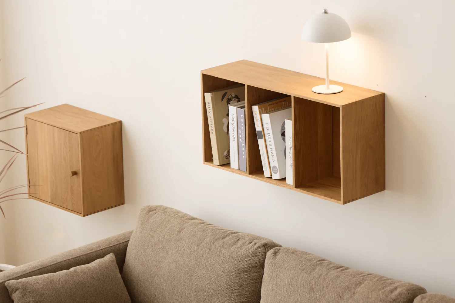 Rumi Vägghylla med tre fack 33x20x66 cm ek inkl. väggfäste - Image 5