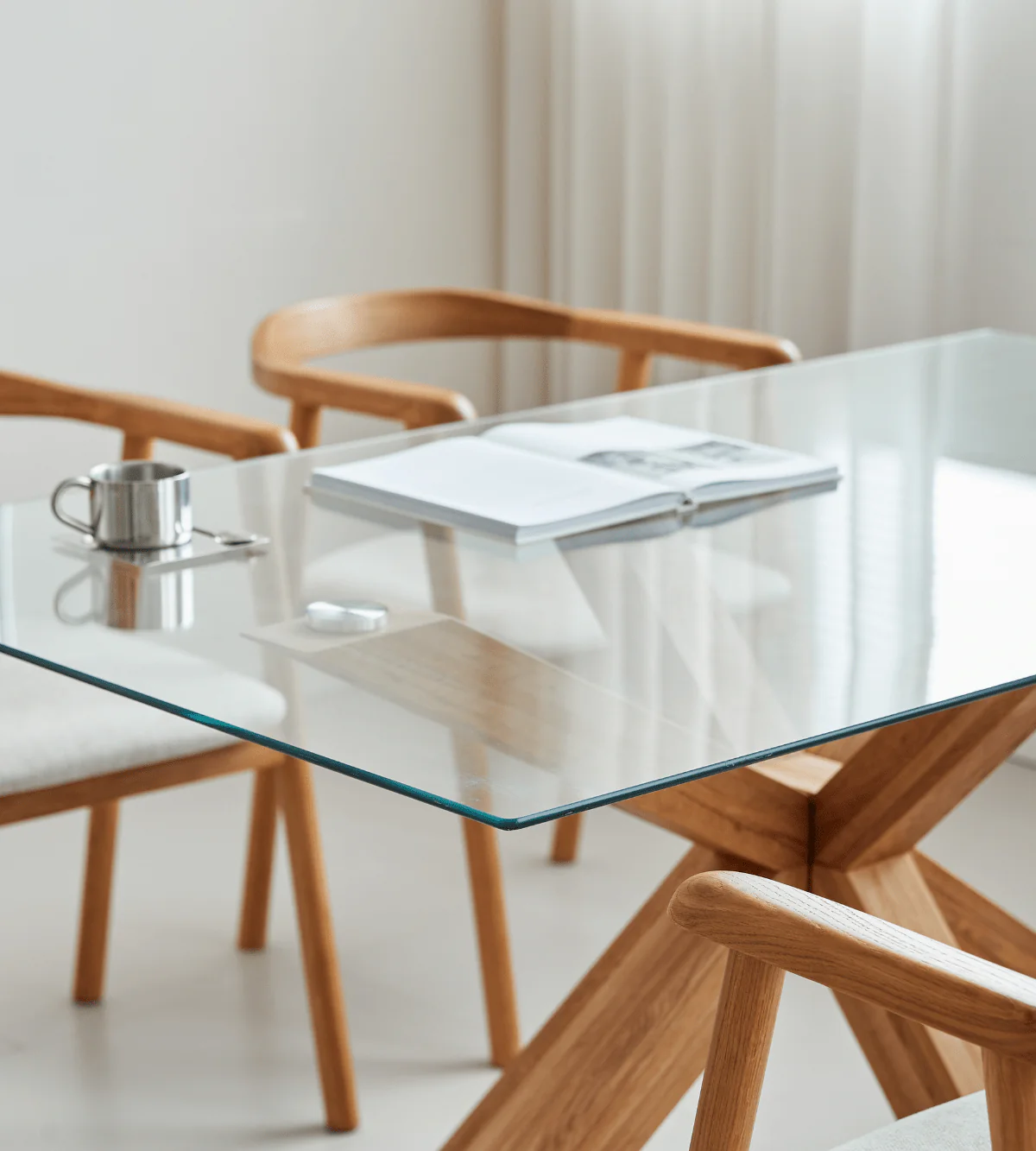 Sidney - Matbord i glas med ben i massiv ek 150x90 cm - Image 3
