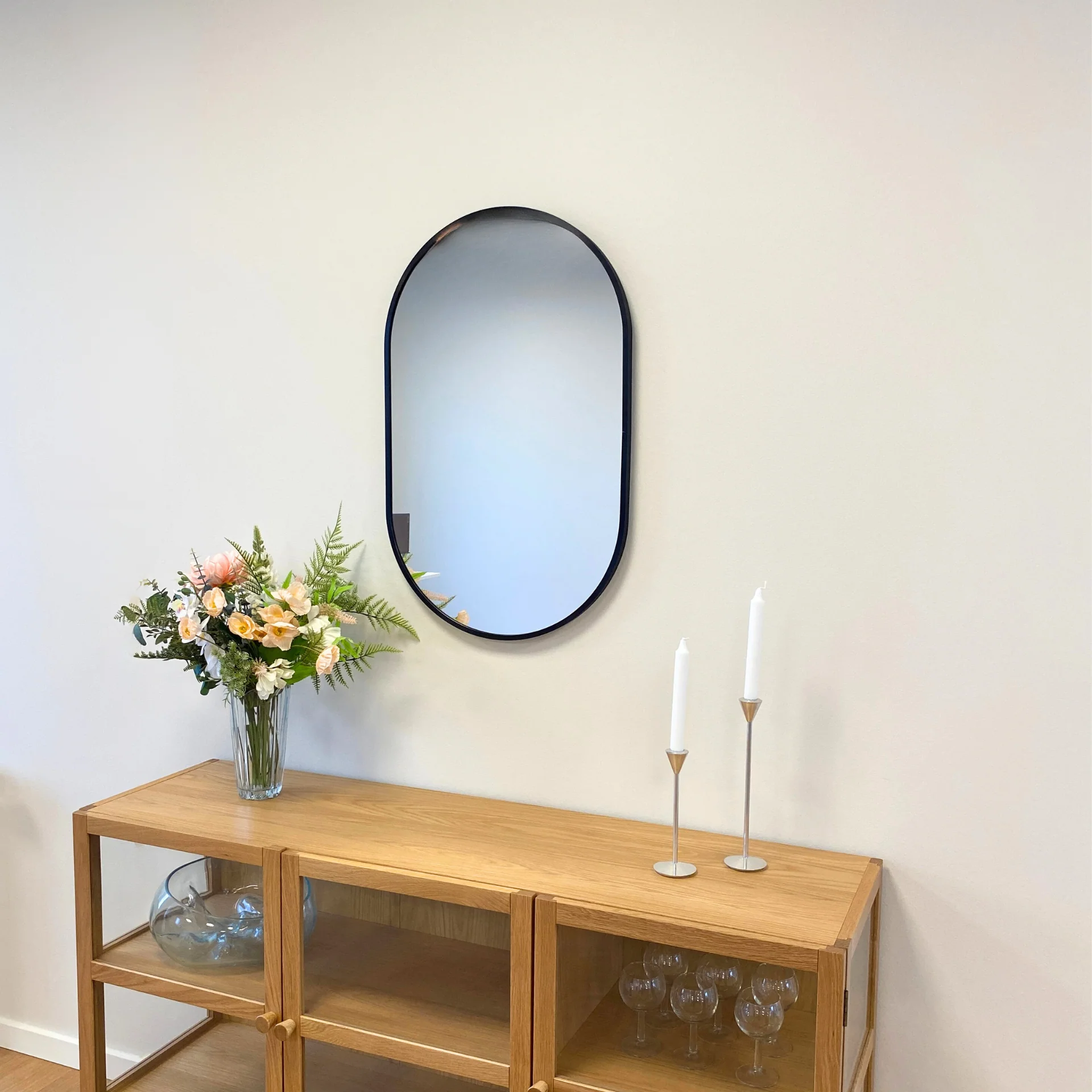 Sofie - Spegel oval med ram i svart 50 x 80 cm - Image 2